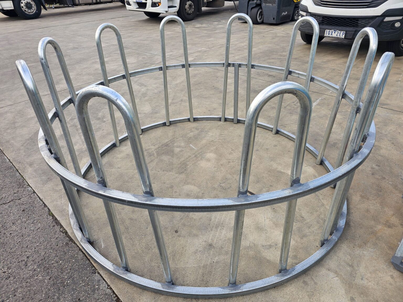 Category: Hay Feeders – Paton Industries